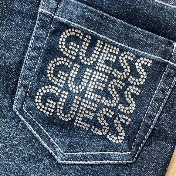 Guess Jeans - Picture 3 of 6
